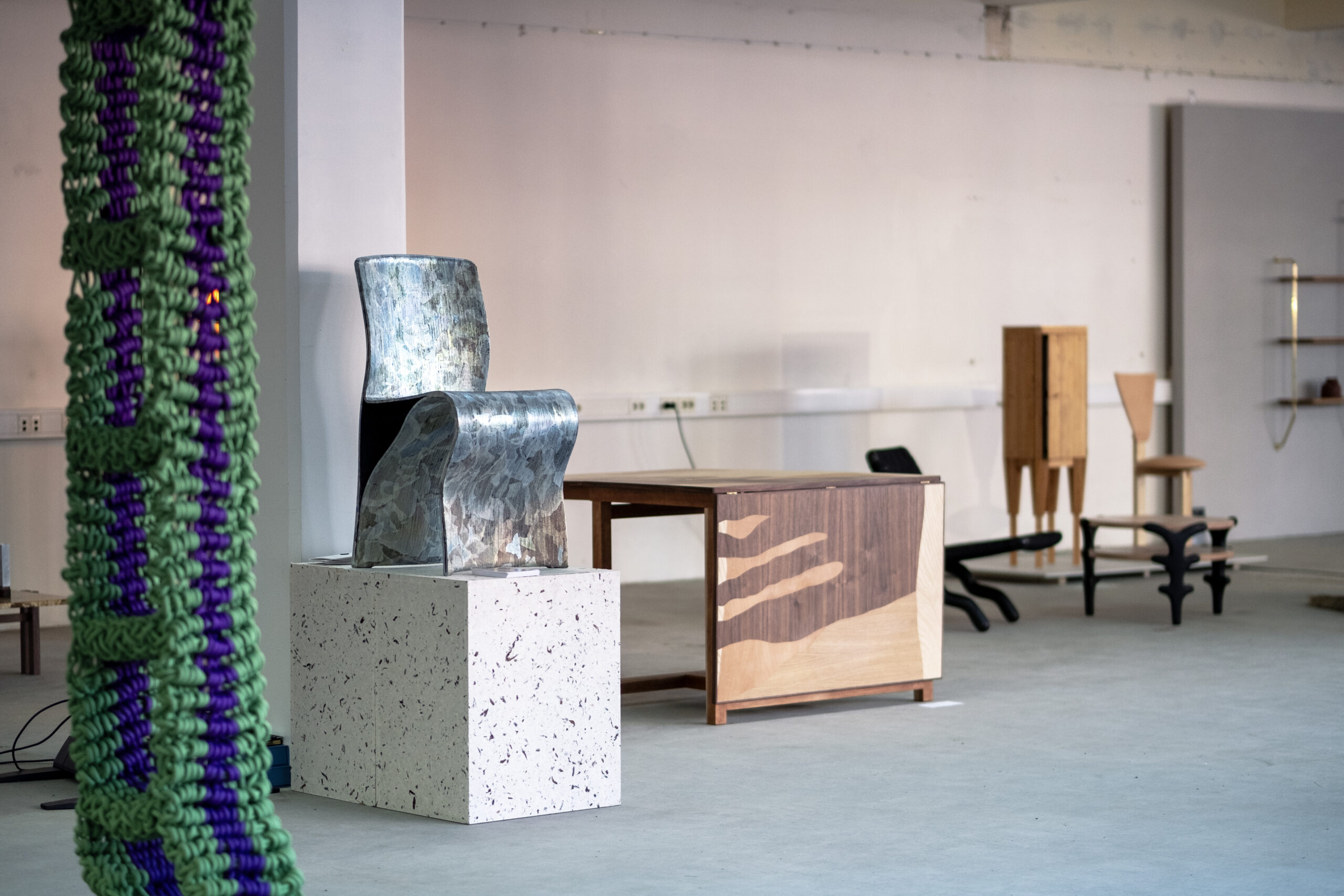 INTERESTING TIMES GANG – KELP CHAIR IRIDESCENT 3