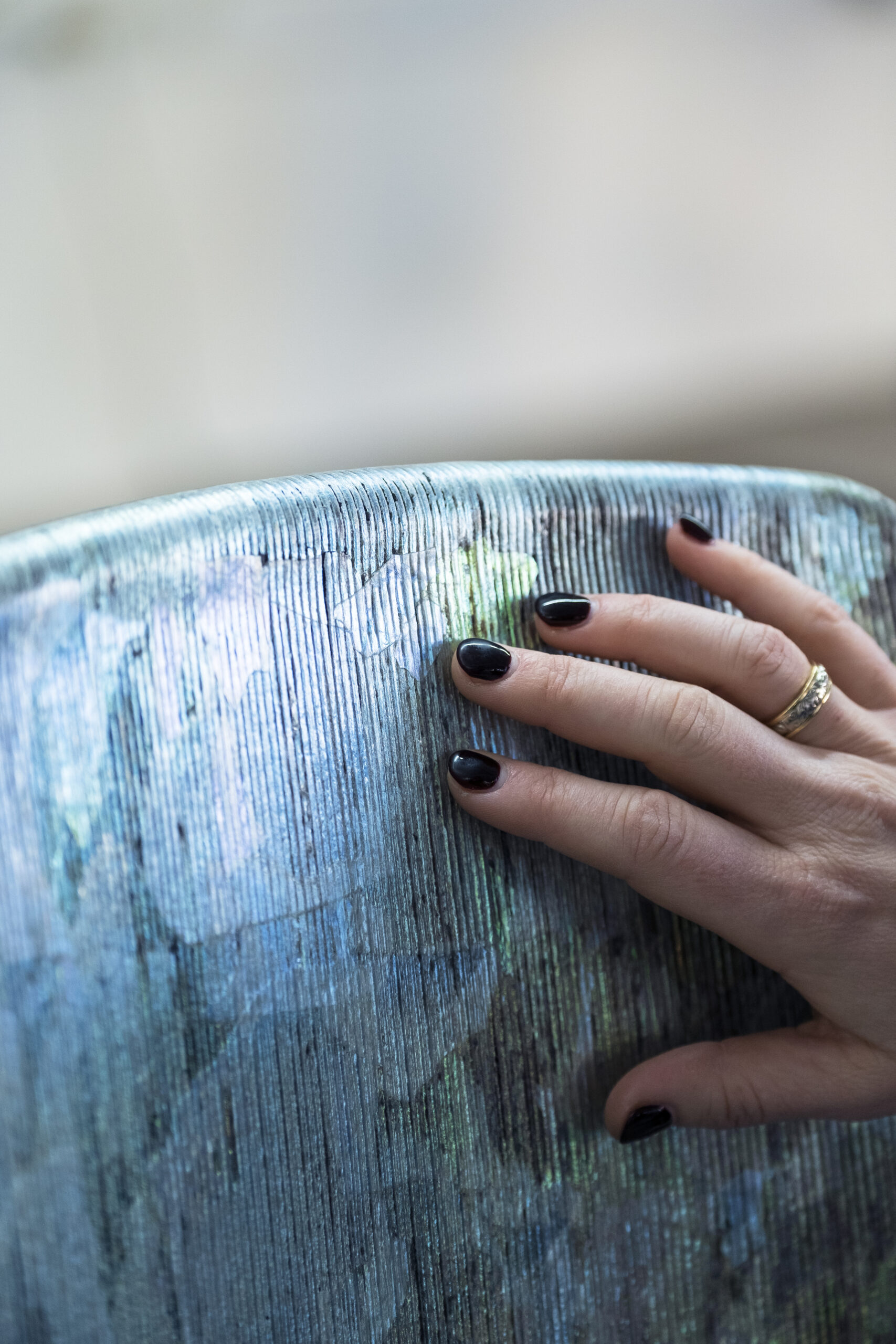 INTERESTING TIMES GANG – KELP CHAIR IRIDESCENT 6